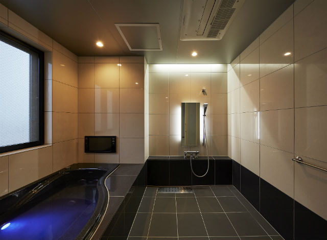 光が魅せる ラグジュアリーなバスルーム 施工事例 浴室 お風呂リフォーム 神戸市のリフォームはナサホーム