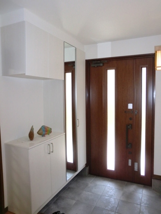 大容量収納の玄関リフォーム