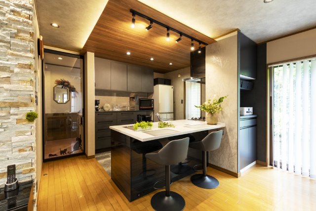 開放感ある理想のフラット対面キッチン