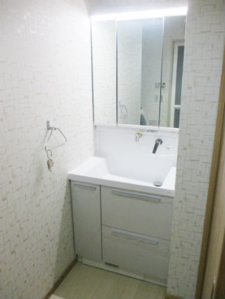 スウィング三面鏡で収納抜群 Totoオクターブ 施工事例 洗面化粧台リフォーム 神戸市灘区のリフォームはナサホーム