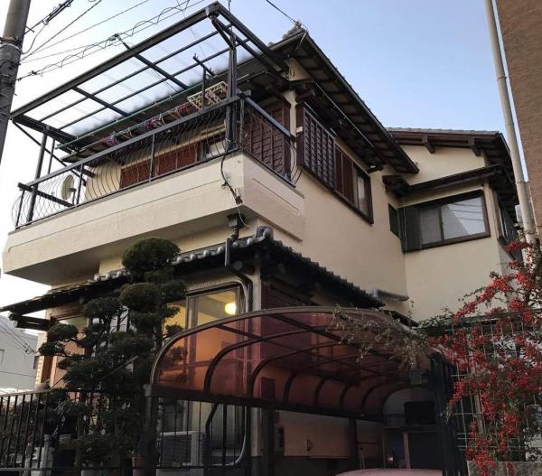ひび割れが目立ちにくい高耐久塗料を使用した外壁塗装