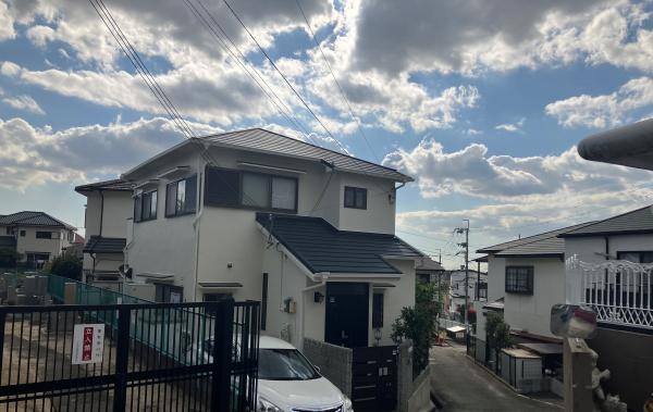 瓦からの軽量化を実現！屋根葺き替え工事