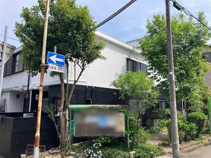 色褪せやクラックを補修してお城の様な佇まいに！