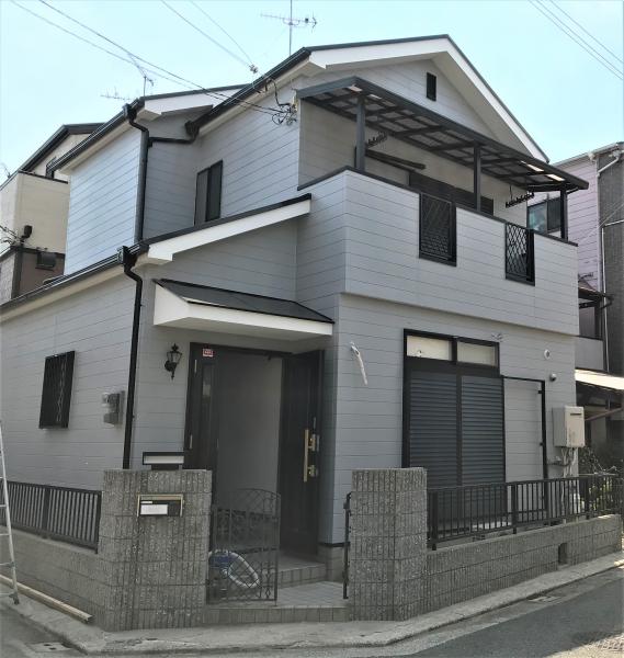 外壁と屋根の塗装工事で新築時同様に