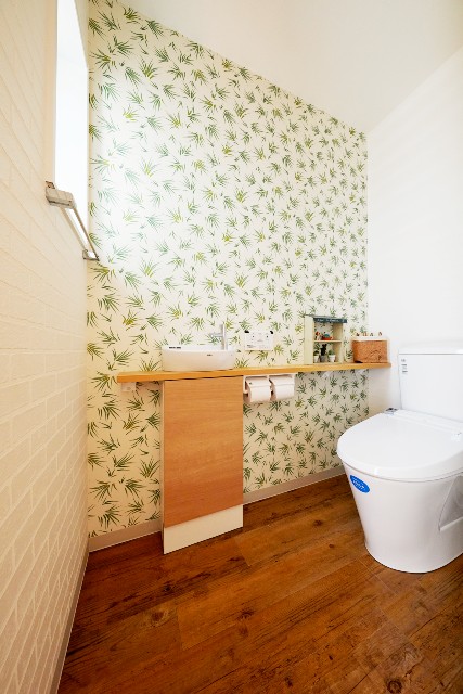 清掃性と安全性を高めた二世帯住宅のトイレ空間