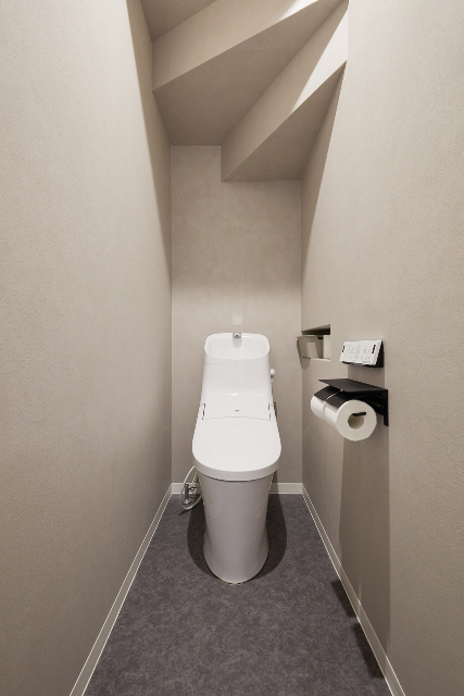 スペースの有効活用でシンプルに生まれ変わったトイレ