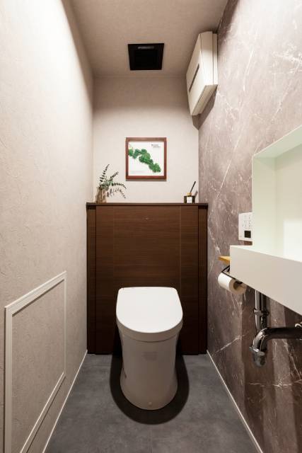 異素材を組み合わせたインダストリアルなトイレ