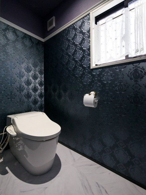 ダマスク柄が映える特別空間