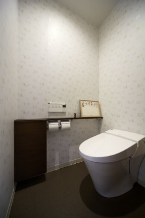 フロア収納キャビネットを付けてスッキリとしたトイレ 施工事例 トイレリフォーム 大阪 兵庫 奈良 京都のリフォームはナサホーム