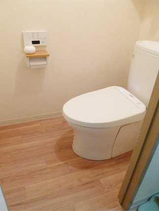 ウォシュレット付き『ピュアレストEX』で清潔感のあるトイレ