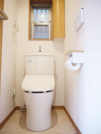 収納キャビネットを取り付けたナチュラルなトイレ空間 大阪市 施工事例 トイレリフォーム 大阪市北区のリフォームはナサホーム