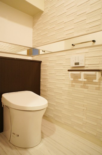 消臭効果のあるグラナスルドラで高級感あふれるトイレ　大阪市